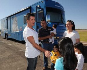 Idol Gives Back photo